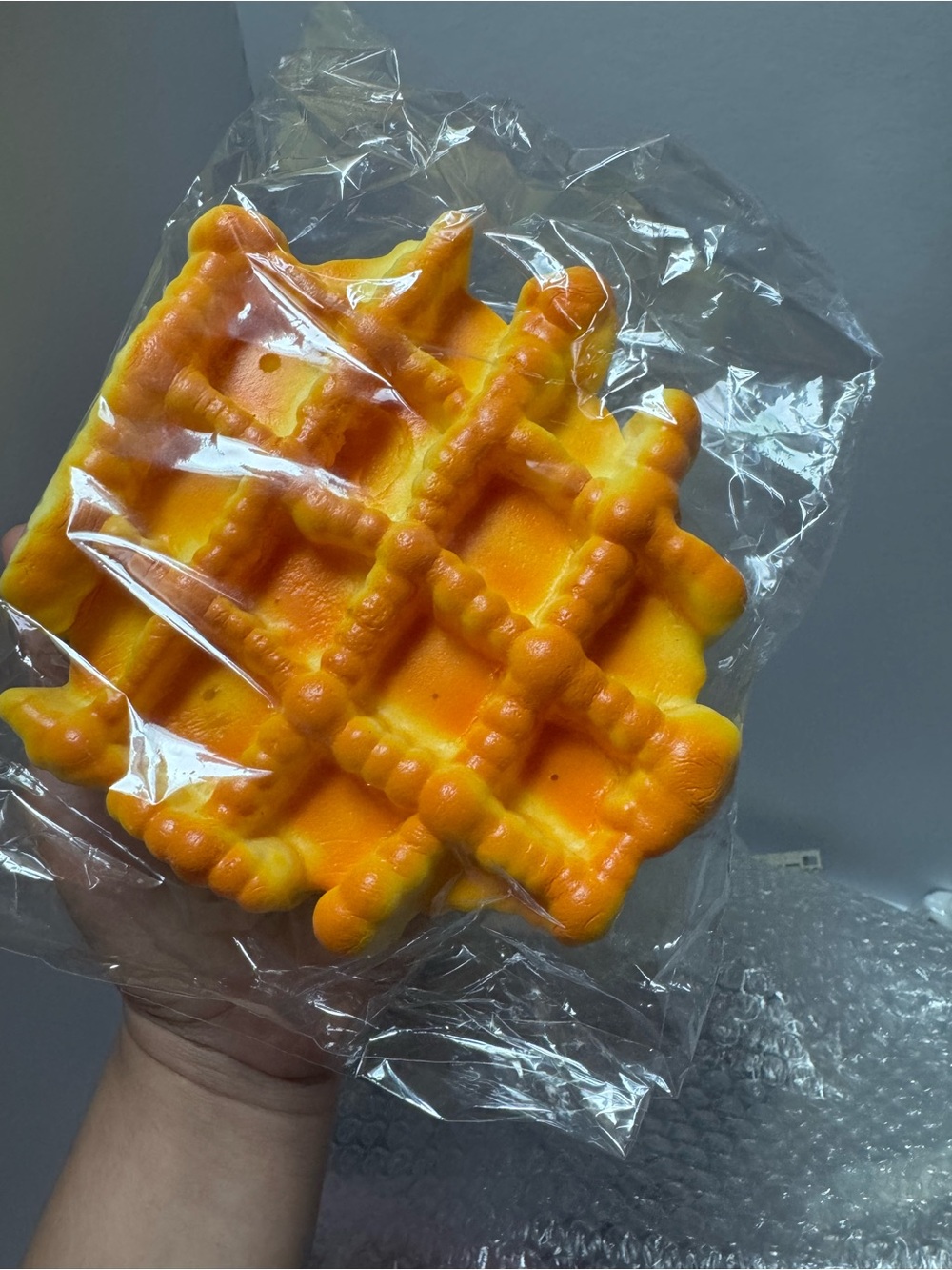 Waffle squishy - Picture 4 of 4